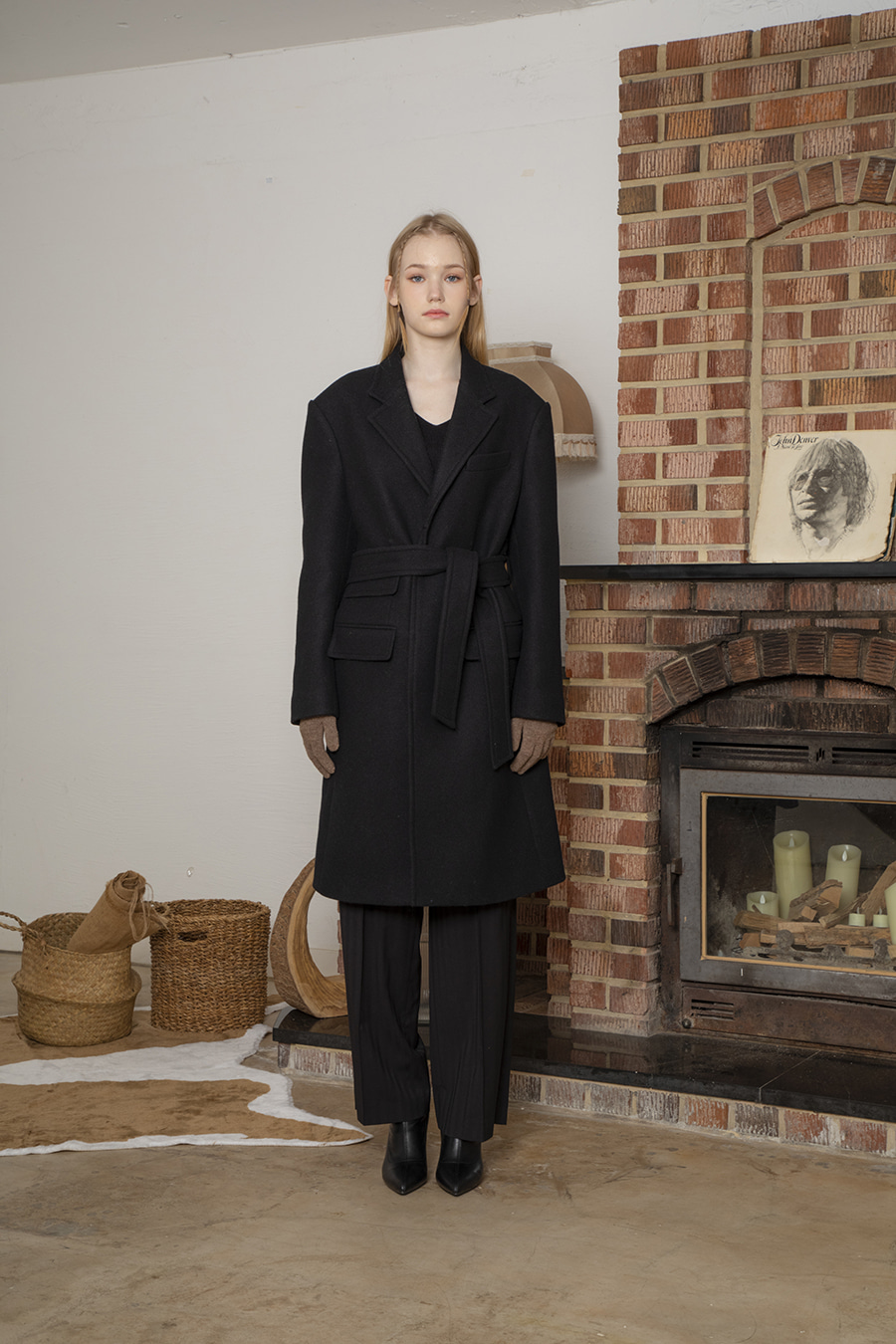 [홍지윤 착용] Oversized padded wool coat with hood-Black