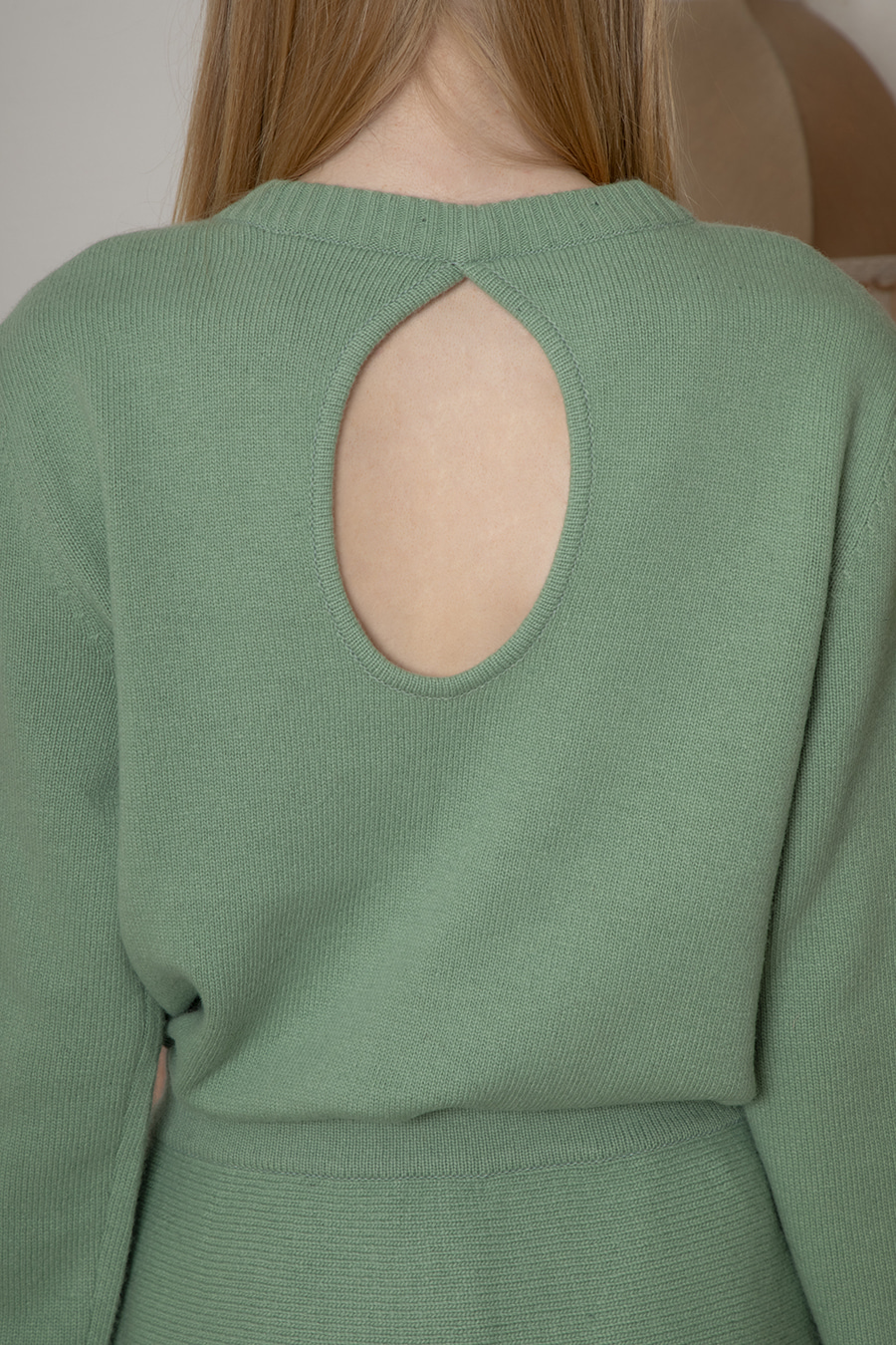 Cashmere blended back hole knit top - Mint